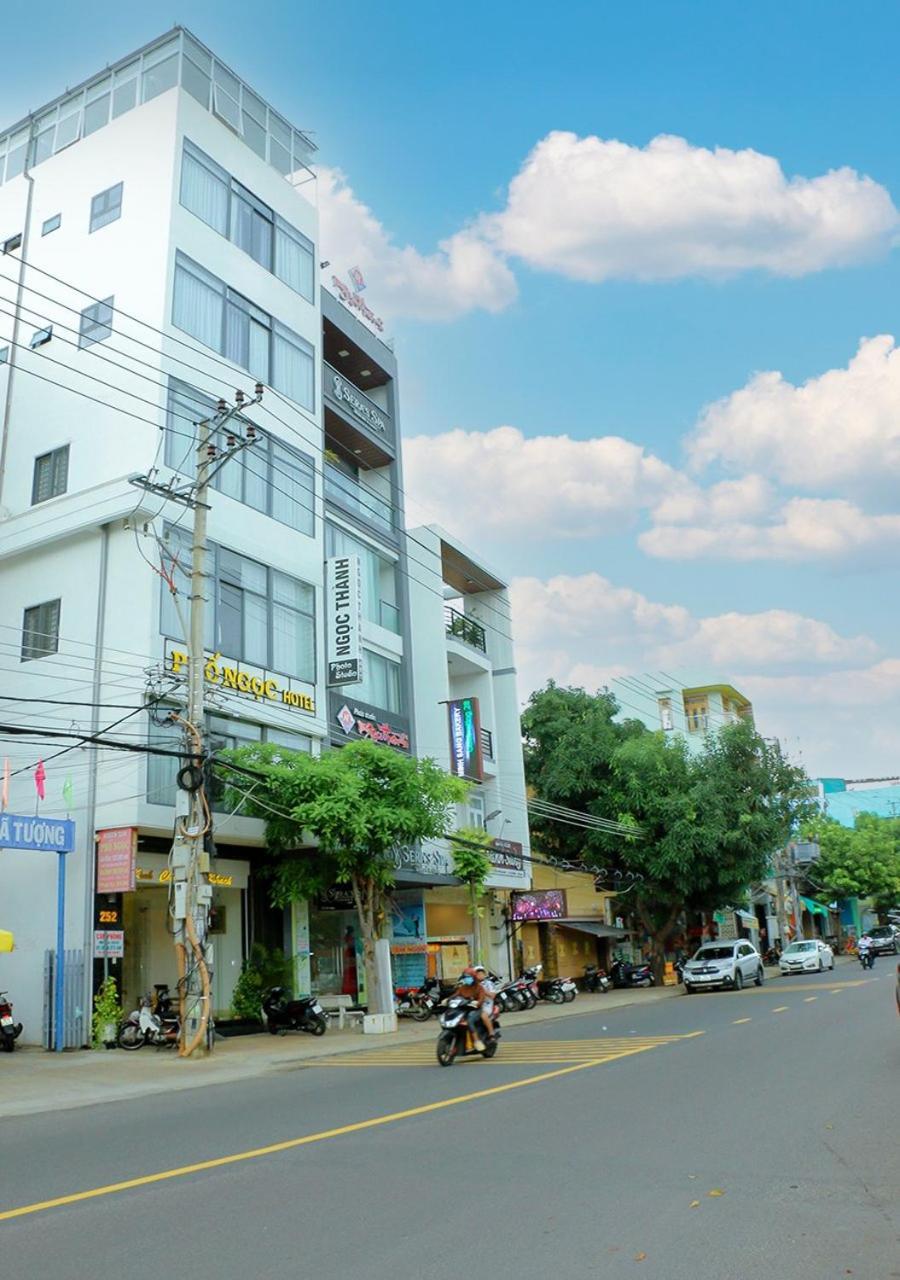 Khach San Pho Ngoc Hotel ญาจาง ภายนอก รูปภาพ